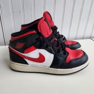 Nike Boys Air Jordan 1 Red 554725-079 Black Basketball Shoes Sneakers Size 6.5Y